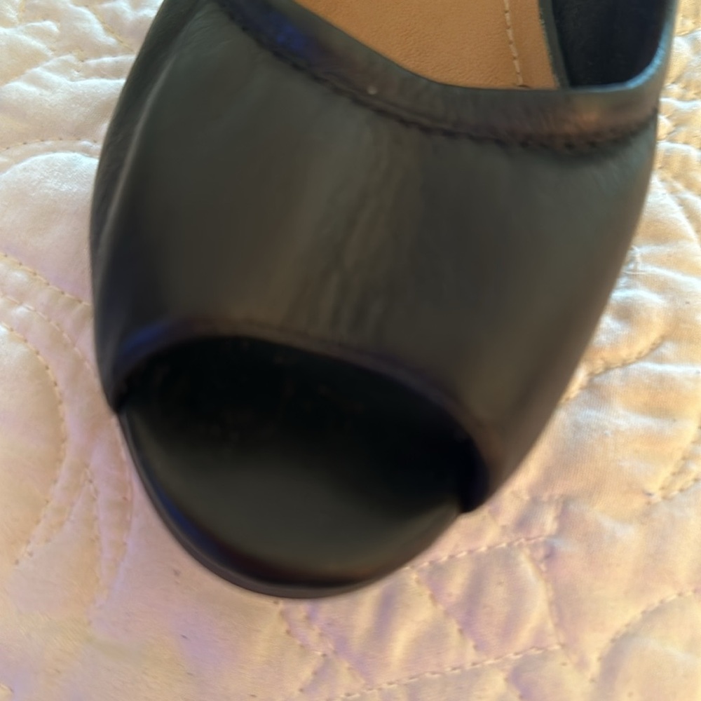 Black leather Clark’s wedge shoe with open toe - Picture 4 of 5